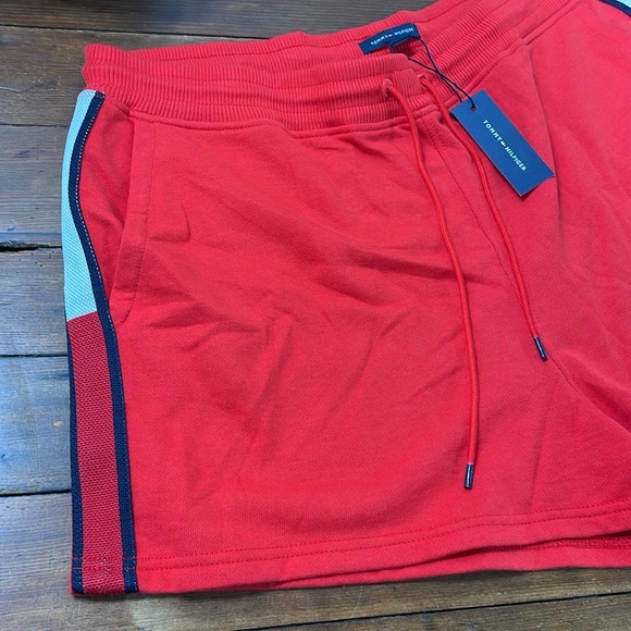 Tommy Hilfiger Athletic Shorts red and navy XL NWT - Picture 2 of 5
